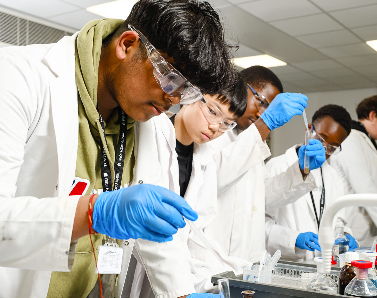 Students in a lab classroom.
